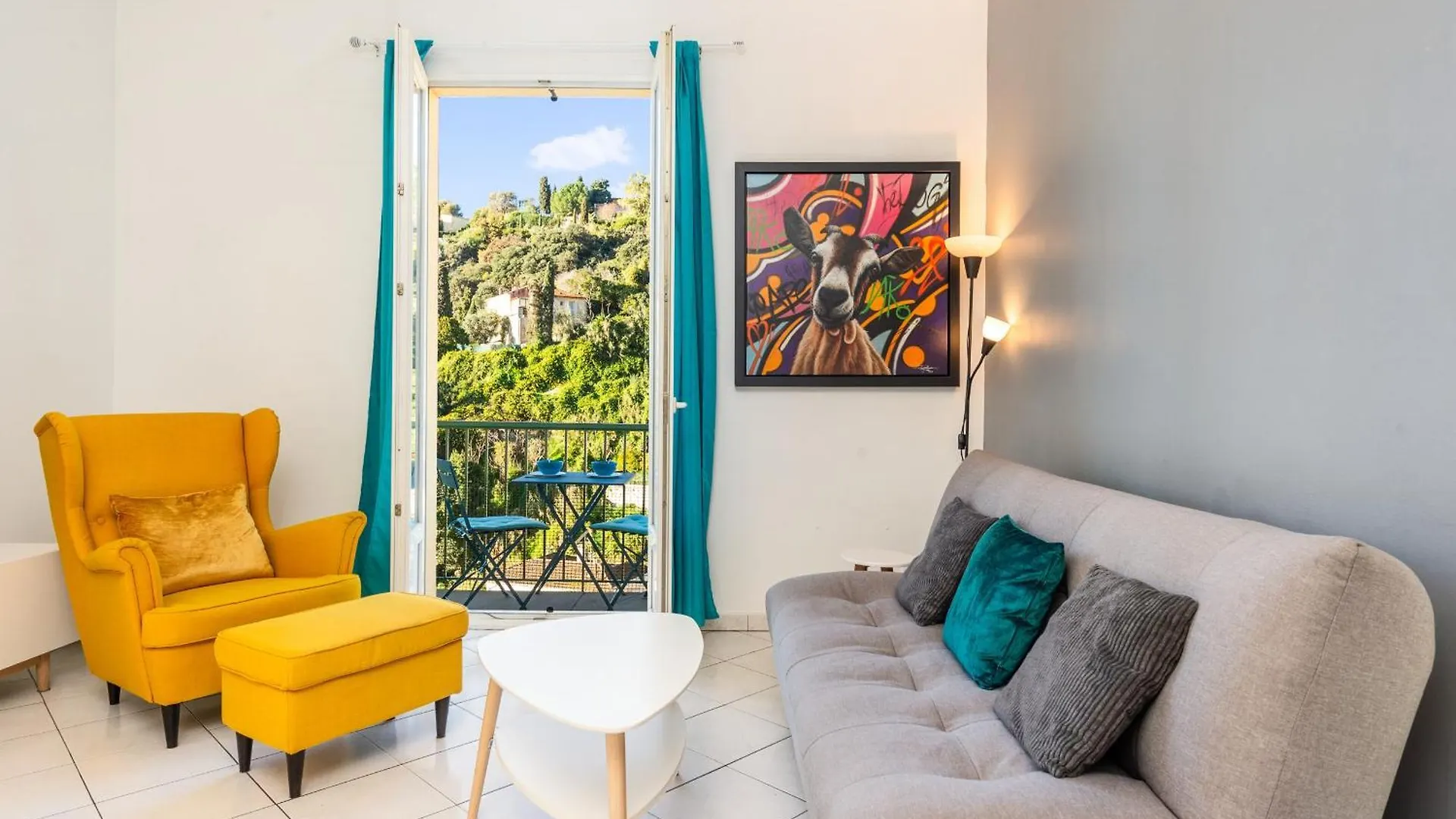 Beautiful & Large Sea View Apartment Menton