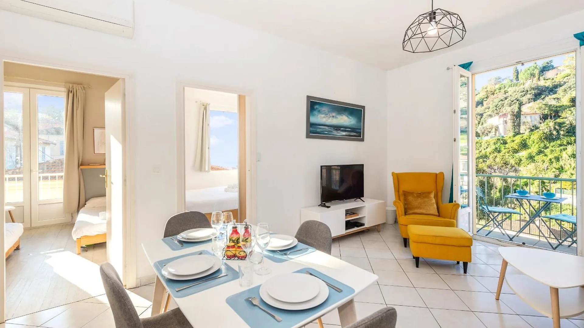 Beautiful & Large Sea View Apartment Menton