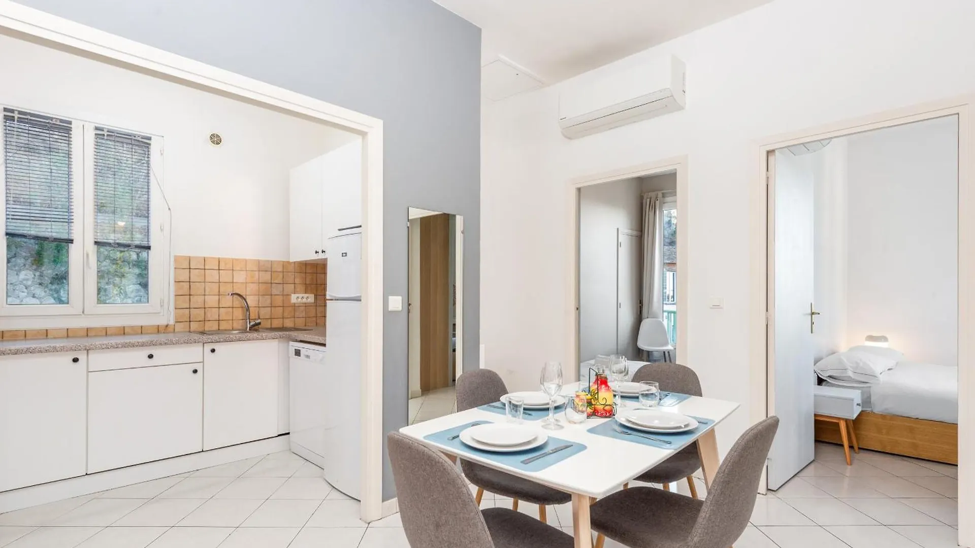 Beautiful & Large Sea View Apartment Menton Frankrike
