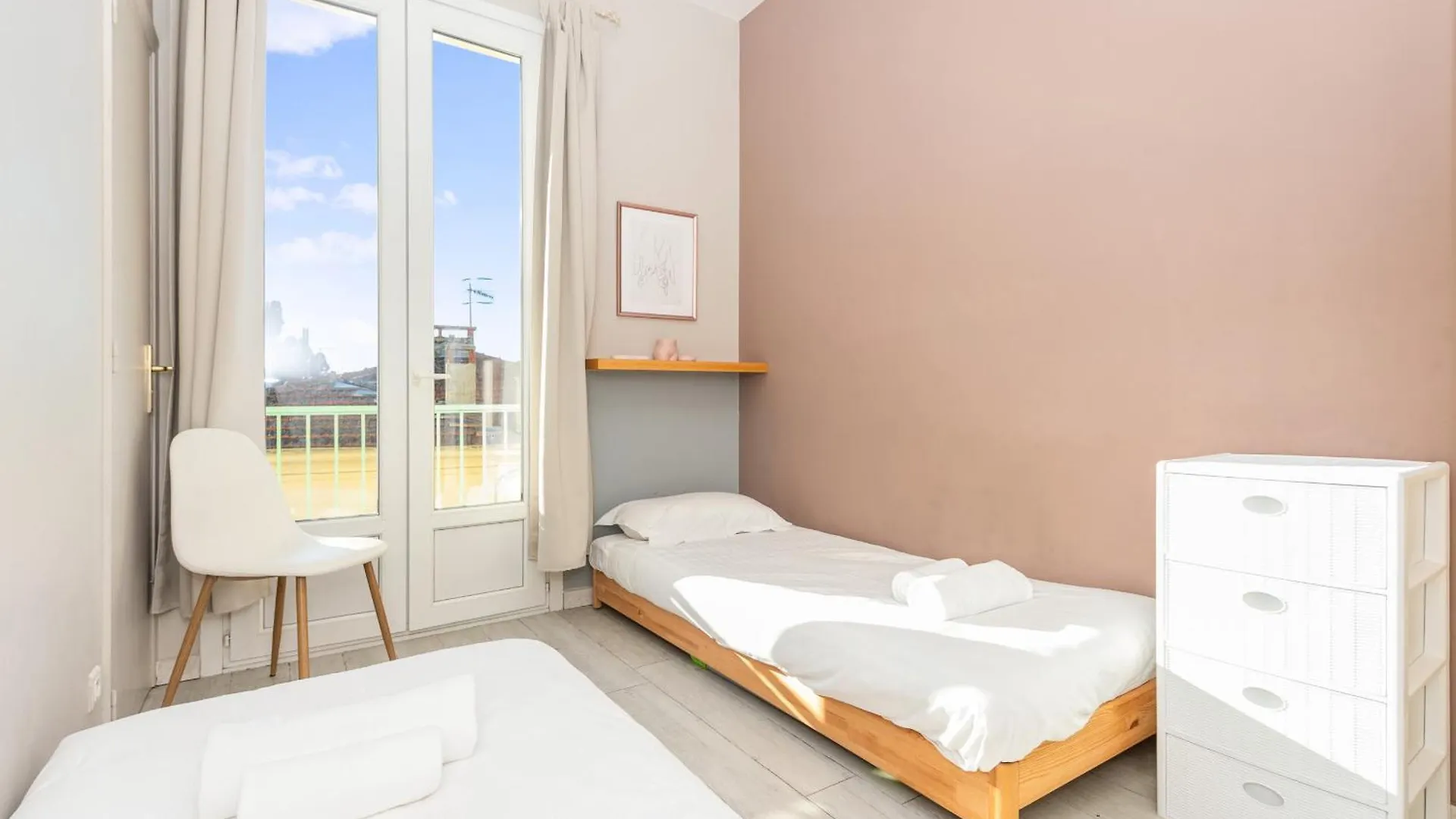 Beautiful & Large Sea View Apartment Menton Frankrike
