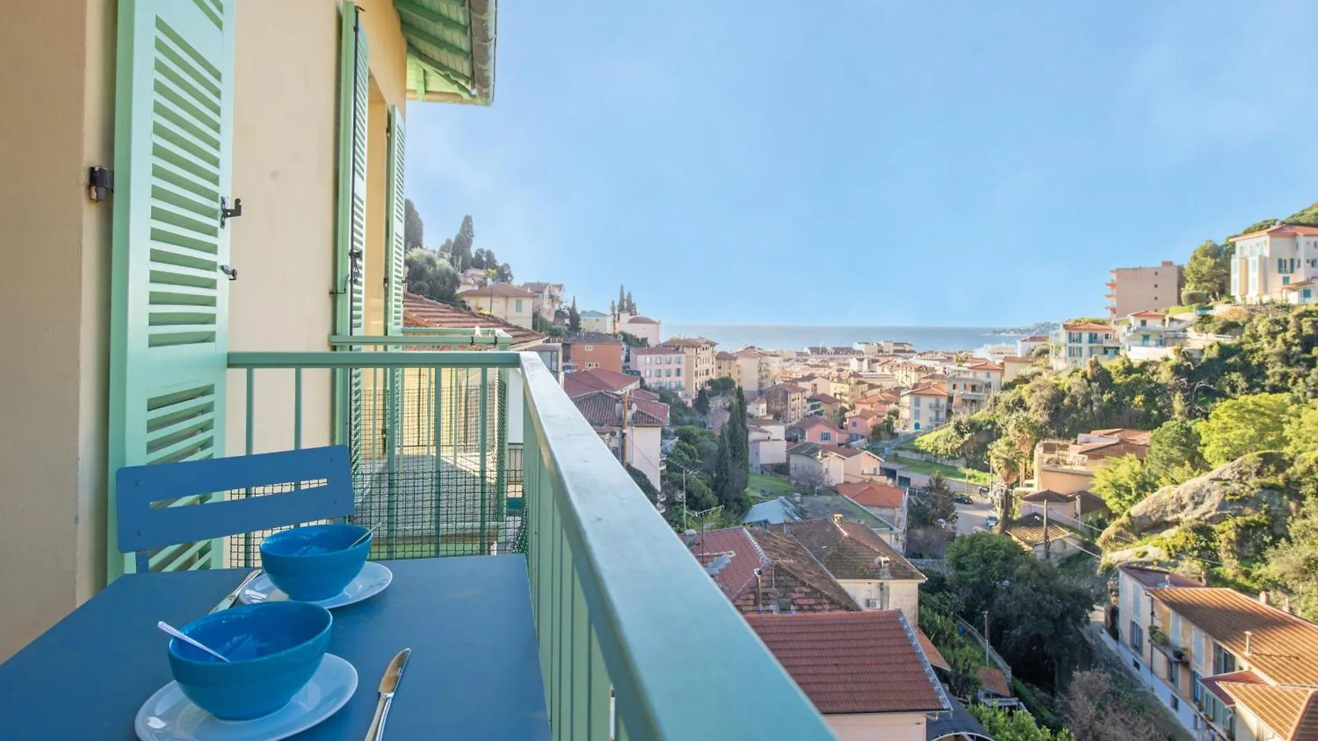 Beautiful & Large Sea View Apartment Menton